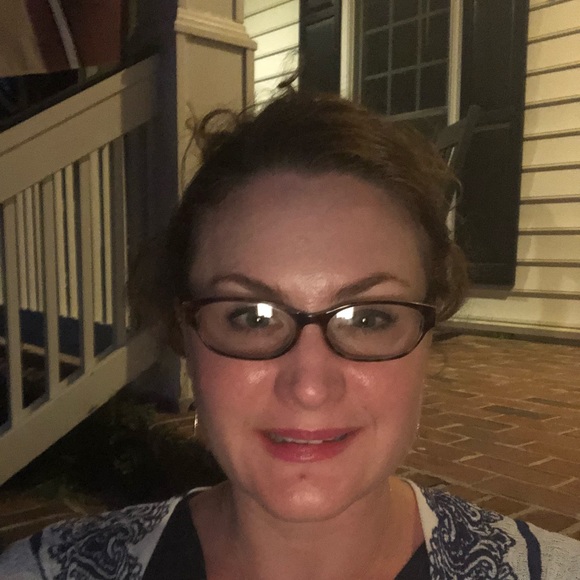 Meet your Posher, Alexandra - Picture 1 of 1